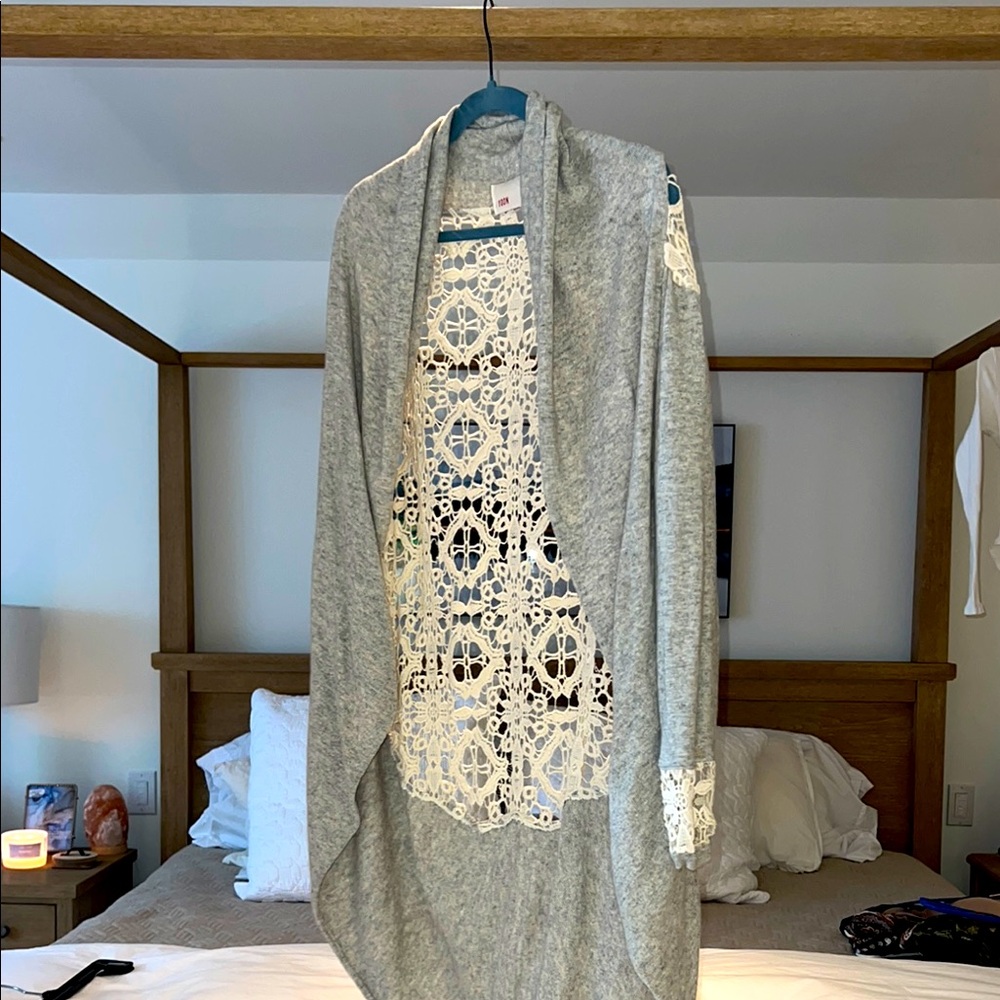 YOON Long Cardigan with Flower detailed-back